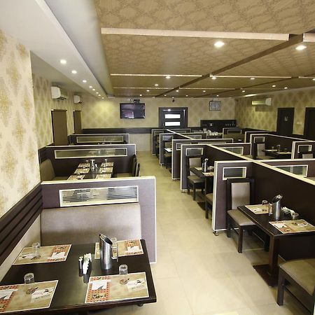 Vels Hotel Пондичерри Экстерьер фото