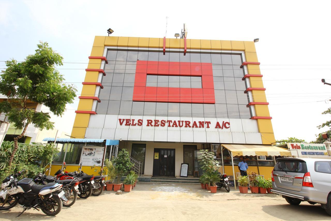 Vels Hotel Пондичерри Экстерьер фото
