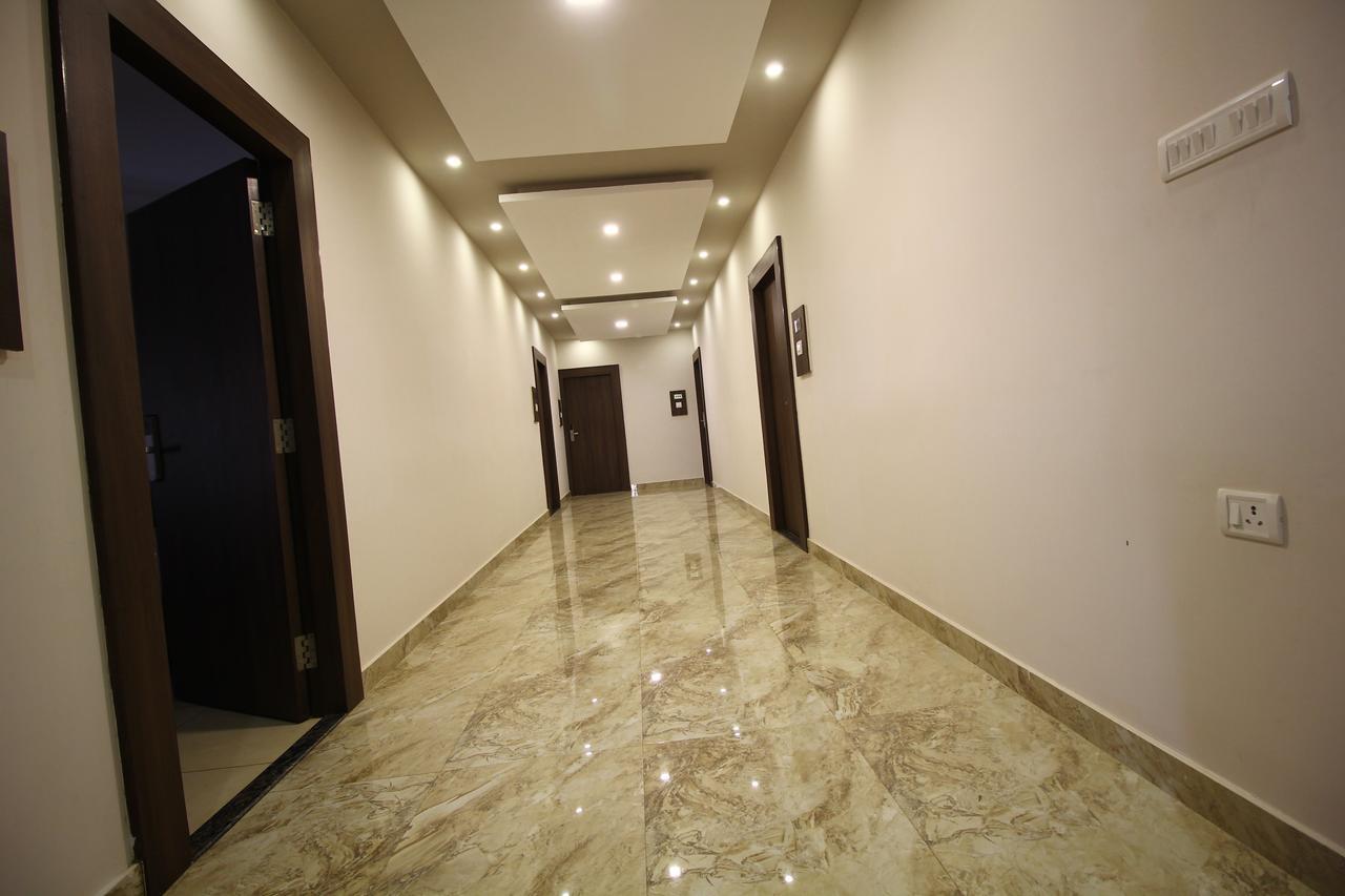 Vels Hotel Пондичерри Экстерьер фото